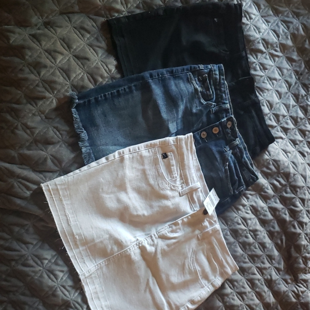 3 mini skirts